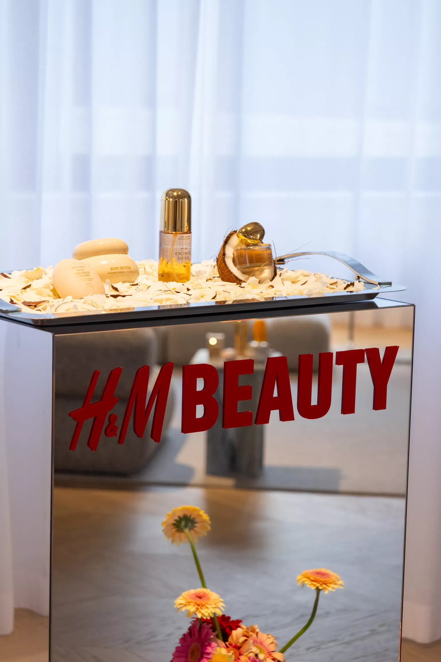 FUEGO | h&m beauty showroom
